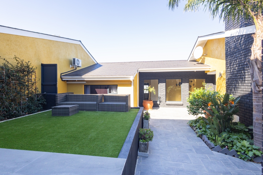 4 Bedroom Property for Sale in Loevenstein Western Cape